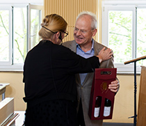 Prof. Dr. Thomas Hachenberg und Prof. Dr. Jürgen Voges werden verabschiedet.